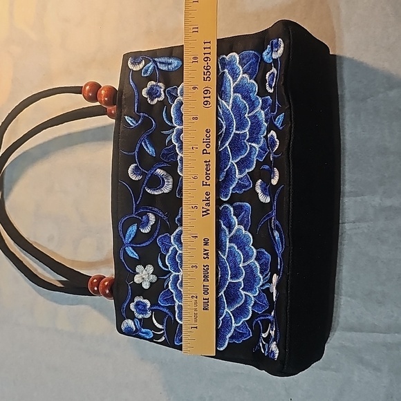 Embroidered Pocketbook ๐ Purse - Picture 4 of 5